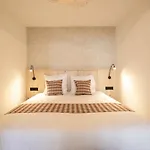 Modern Two Bedroom Apartment Close To The Beach