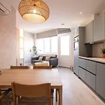 Modern Two Bedroom Close To The Aparthotel