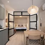 Modern Two Bedroom Close To The