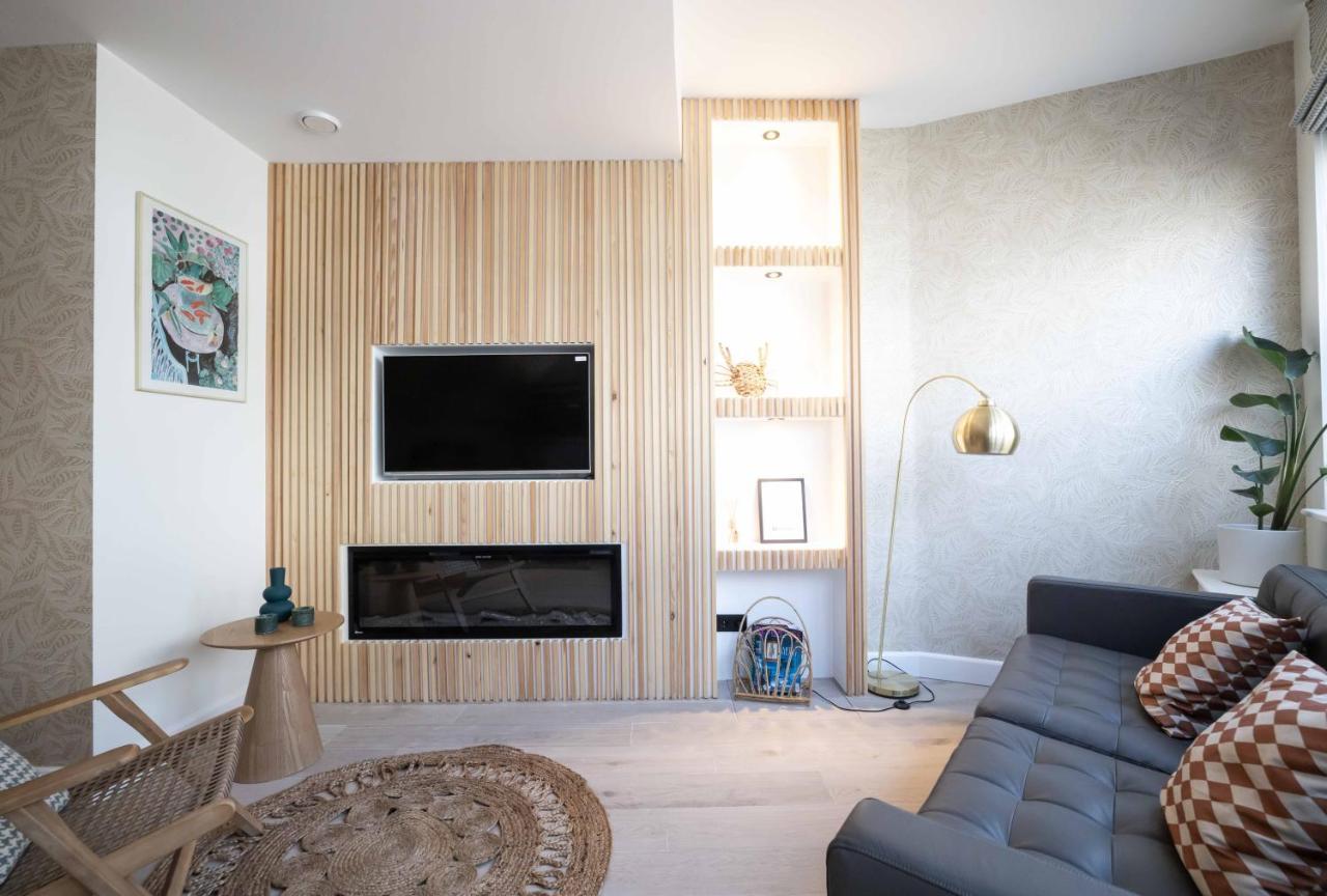 Aparthotel Modern Two Bedroom Close To The
