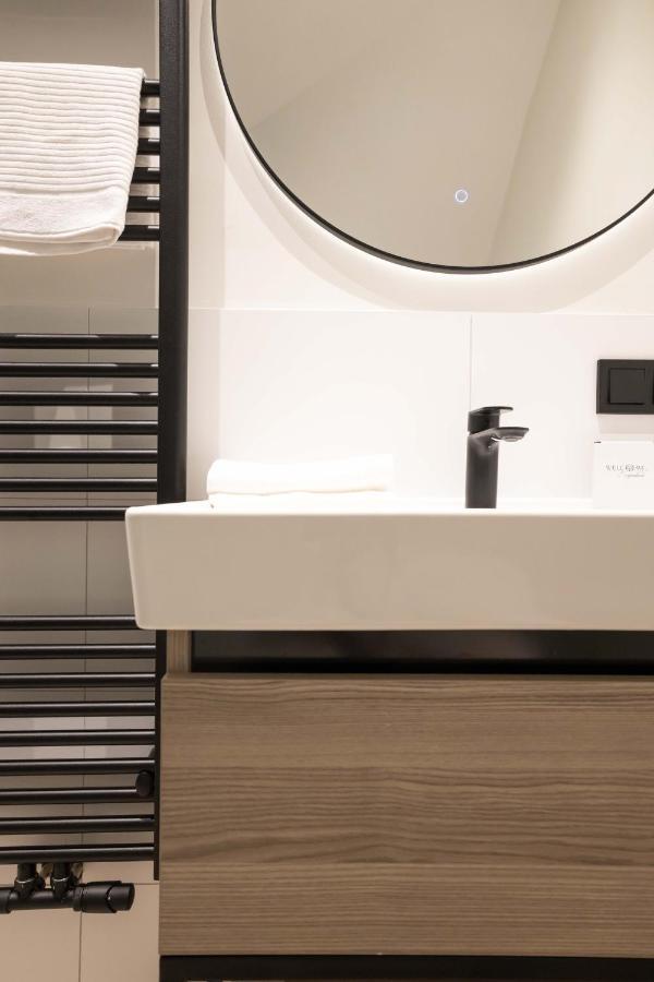 Four Star - Badhuisstraat 6 * Den Haag